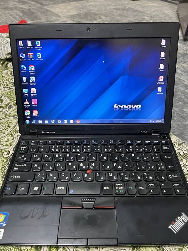 Lenovo Thinkpad X100e 1