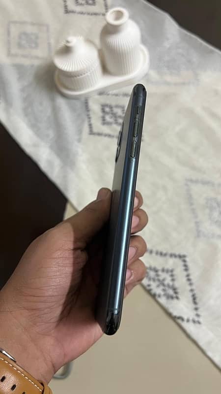 iPhone 11promax 256gb pta approved 5