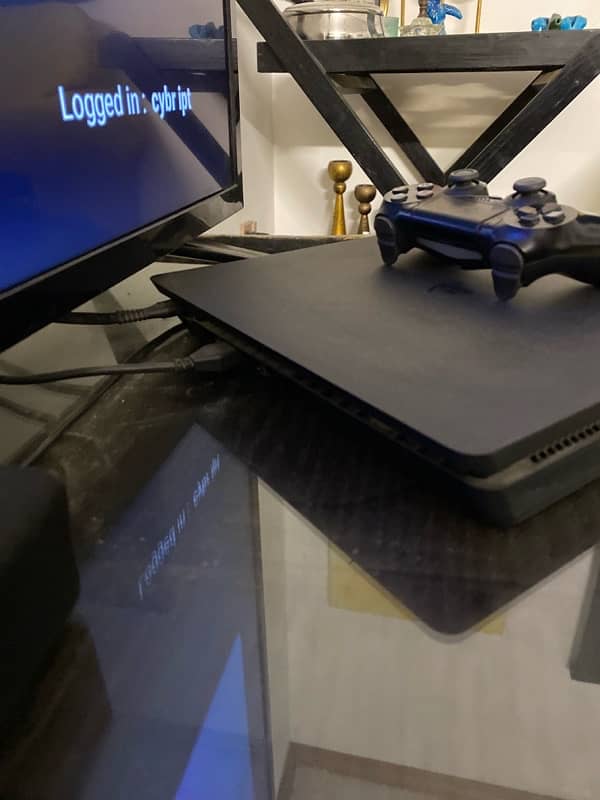 ps4 slim 860gb Free controller 4