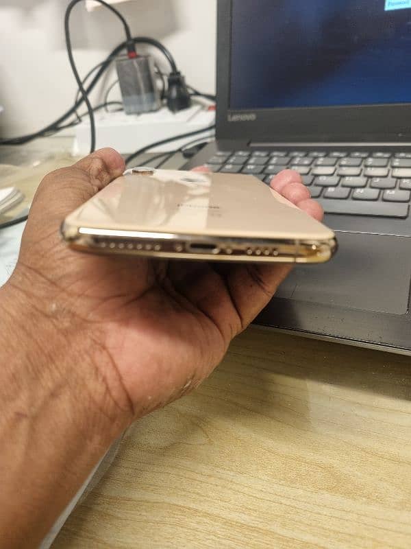 Selling my Iphone XS Max 2