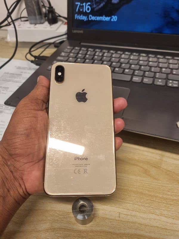 Selling my Iphone XS Max 3