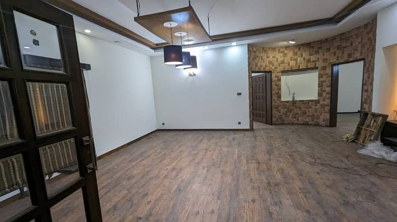 1 Kanal House For Rent In DHA Lahore Phase 4 Near Park 4