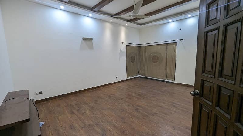 1 Kanal House For Rent In DHA Lahore Phase 4 Near Park 8