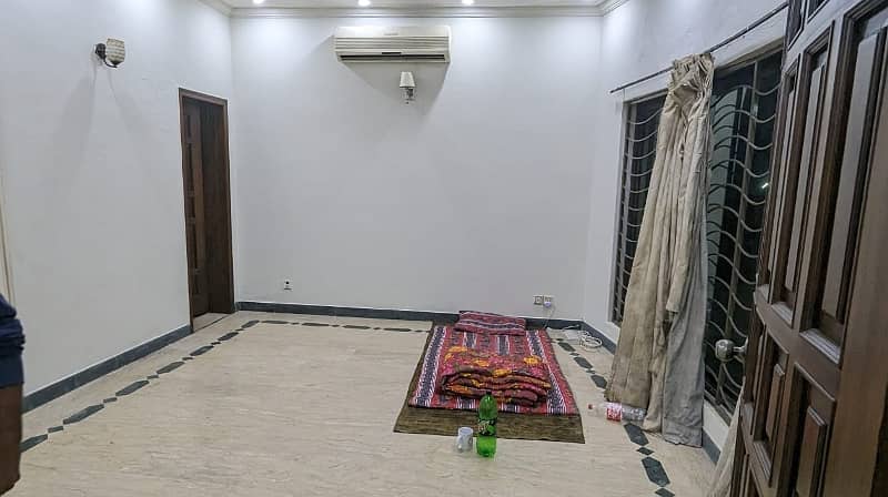 1 Kanal House For Rent In DHA Lahore Phase 4 Near Park 22