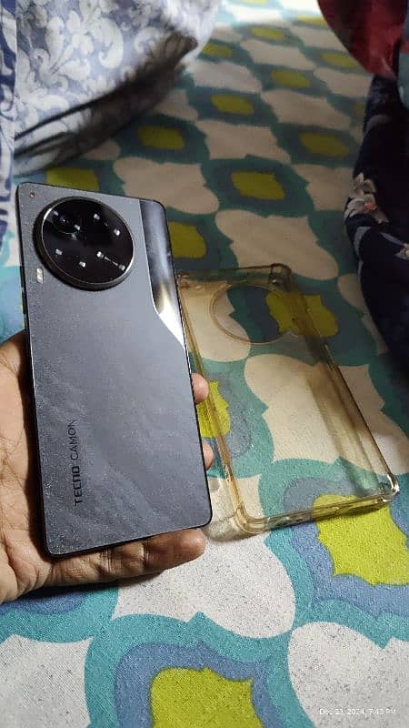 Camon 30 12/256 2 month used 10/10 0