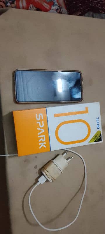 Tecno spark 10 8:128 gb  hai 2