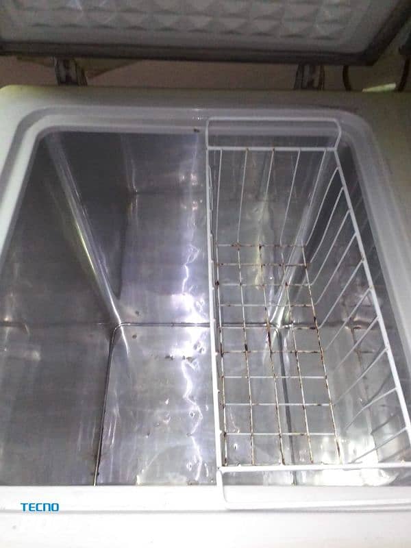 Chance Deal Dawlance Refrigerator urgently Sale 1