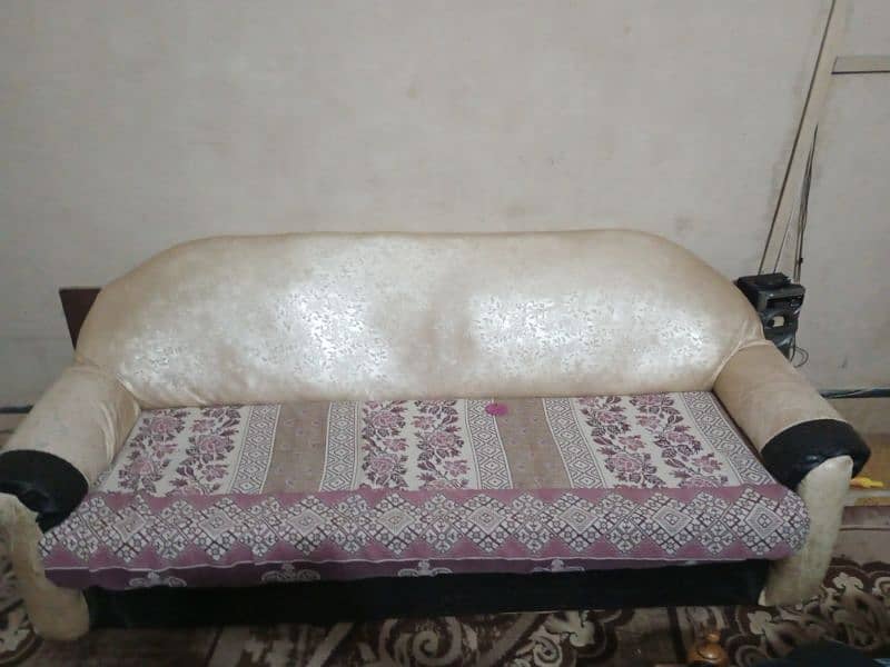 5 seater old sofa set for sale 0