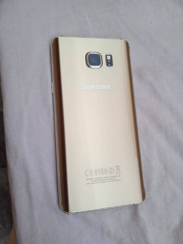 Samsung Galaxy Note 5 (4/32 GB) 4