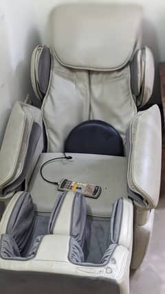 4D Full Body Massage Chair, Electric Airbags, and Extendable Footrest