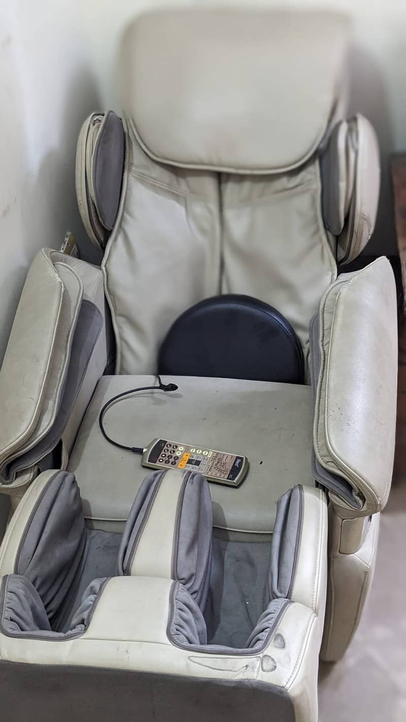 4D Full Body Massage Chair, Electric Airbags, and Extendable Footrest 12