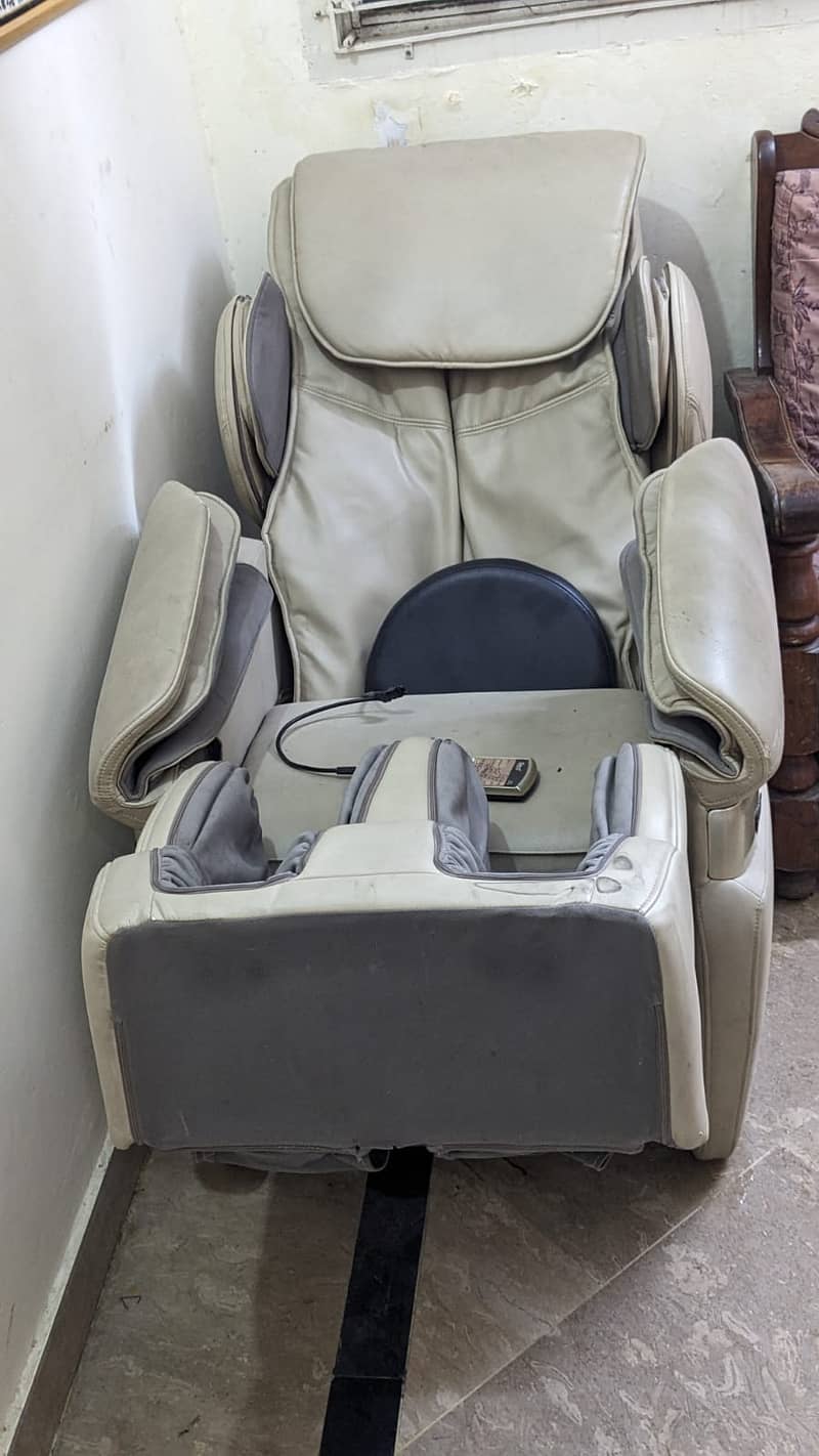 4D Full Body Massage Chair, Electric Airbags, and Extendable Footrest 13