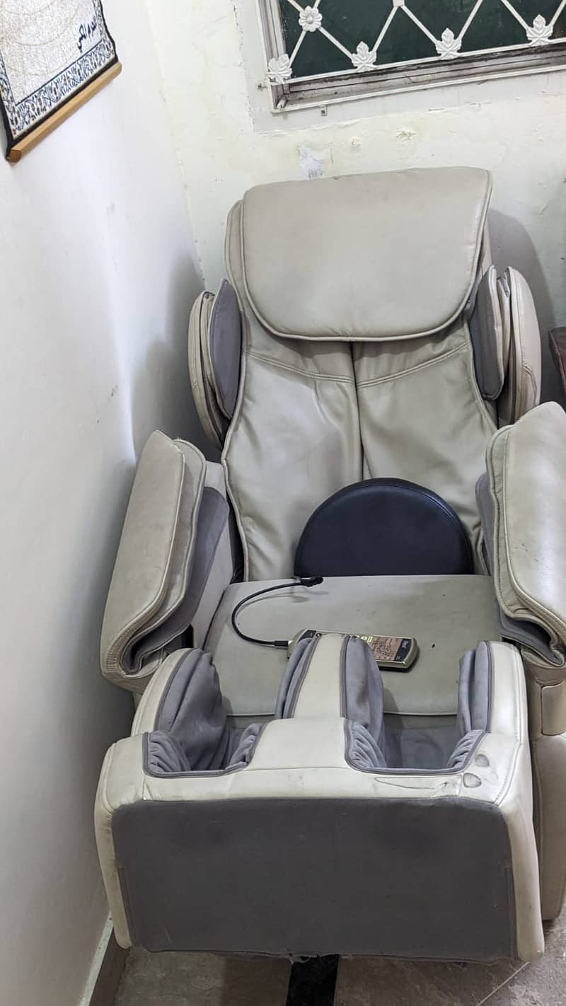 4D Full Body Massage Chair, Electric Airbags, and Extendable Footrest 16