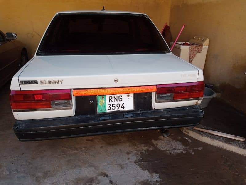 Nissan Sunny 1987 4