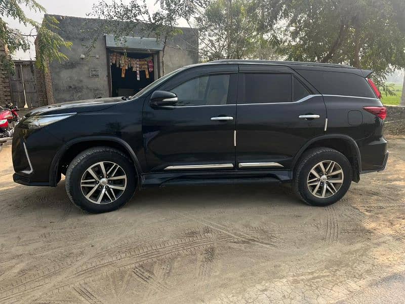 Toyota Fortuner V 2017 2