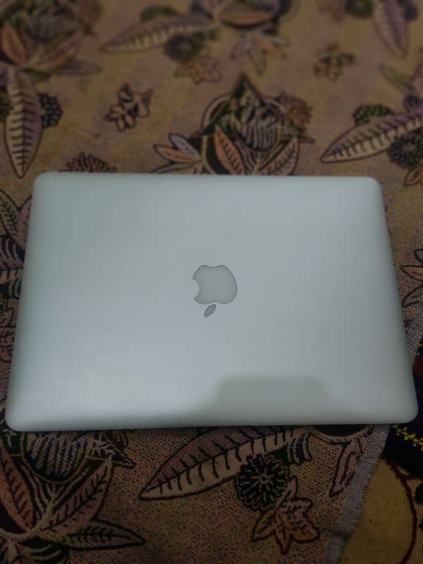 apple Mac book air 2017 2