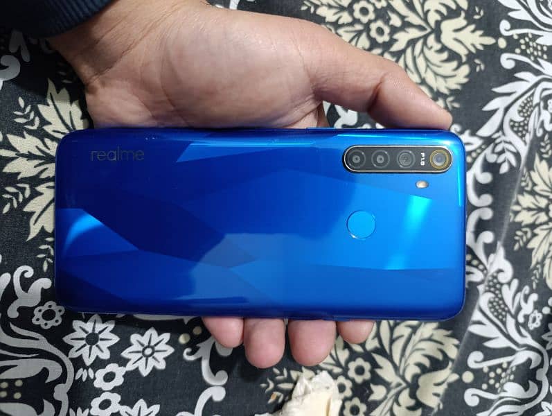 Realme 5 4/64gb for sale in good condition 2