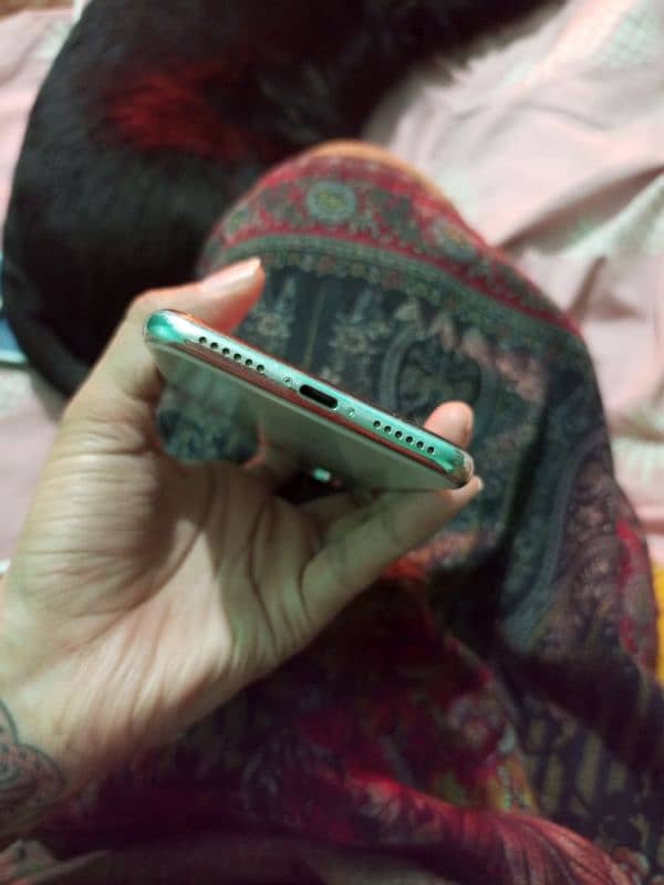 iPhone x very good condition non pta 4