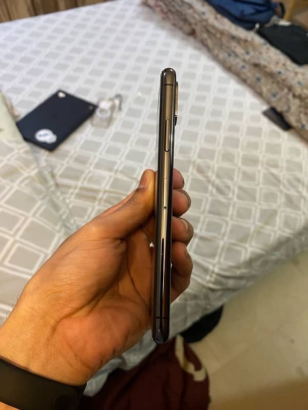 Iphone XS PTA approved 256gb scratch less mint condition 3