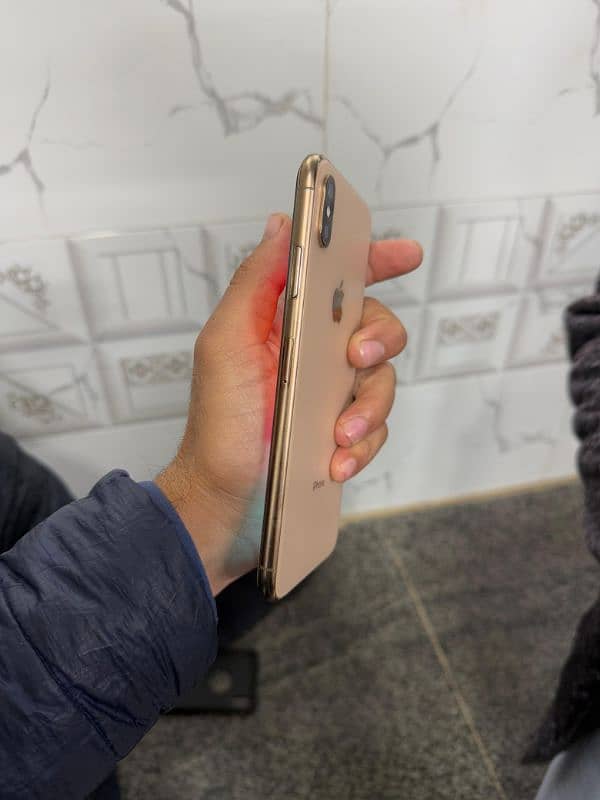 iphone xs max 4