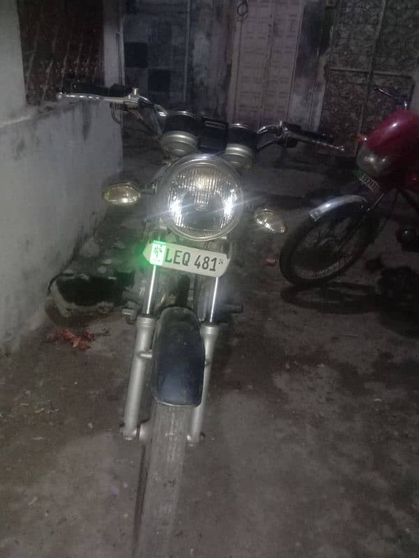 Suzuki GS 150 cc 1