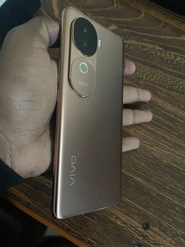 vivo v40e 3