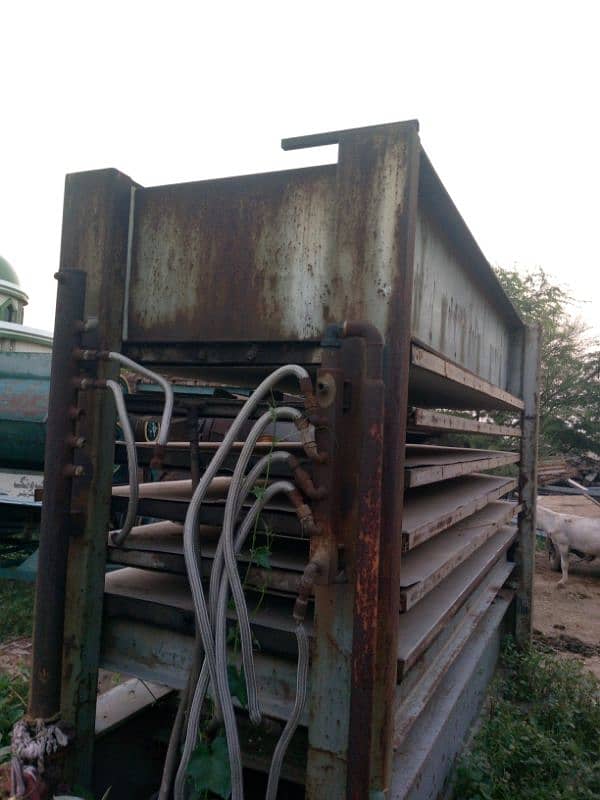 plywood hydraulic press 1