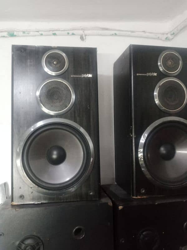 Pioneer 10"  100 watt each box 1