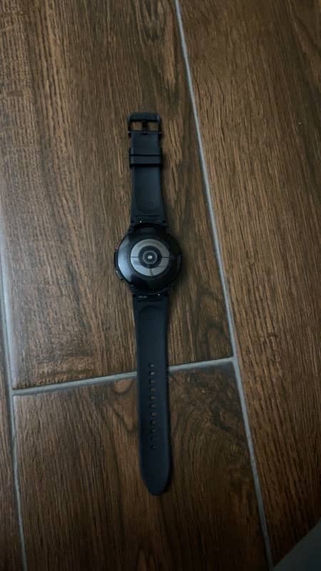 SAMSUNG WATCH 4 Classic 46 mm Almost New 3