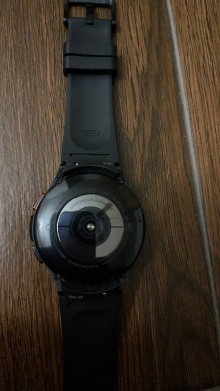 SAMSUNG WATCH 4 Classic 46 mm Almost New 4