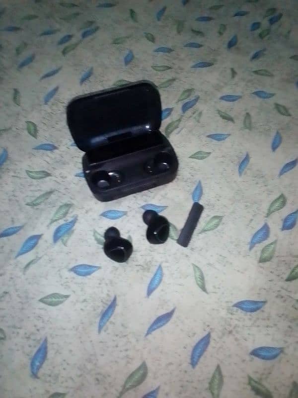 M10 Earbuds (1500) 9