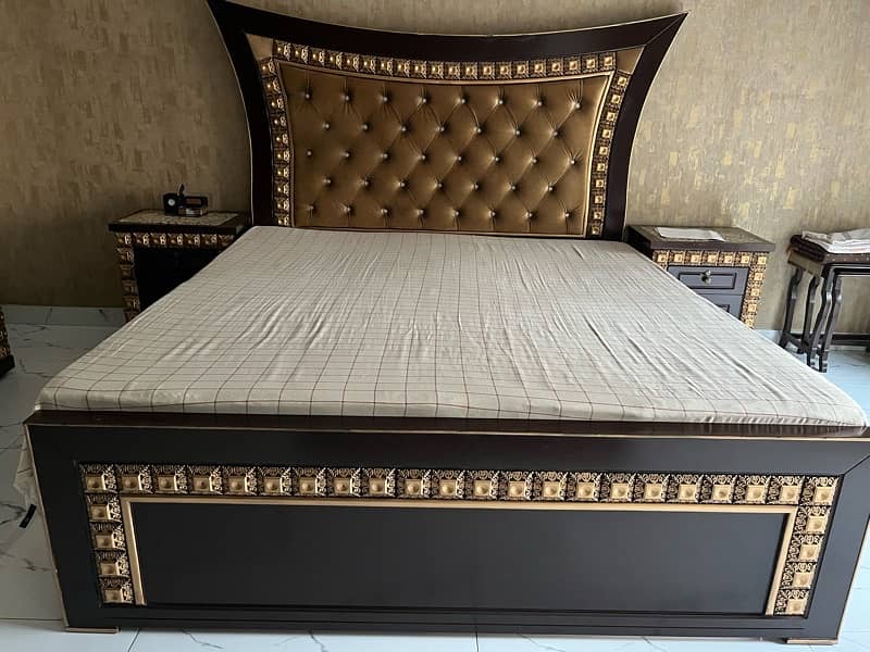 Bed Set for sale with Dressing table (no mattress) 0