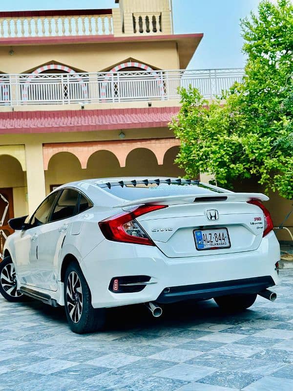 Honda Civic Oriel 2018 10