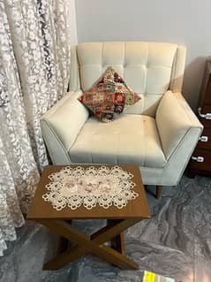 bedroom sofa chair with coffee table