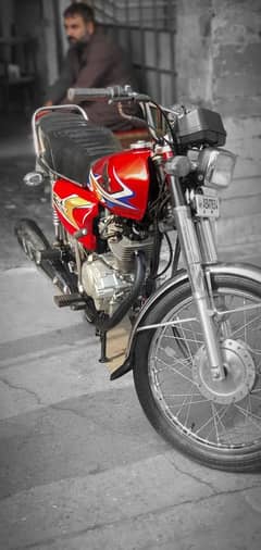 Honda 125 2020 model ha bilkul saf condition ma ha