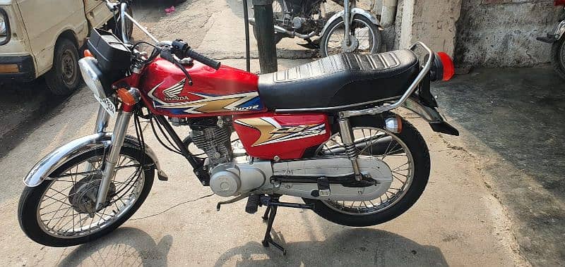 Honda 125 2020 model ha bilkul saf condition ma ha 5