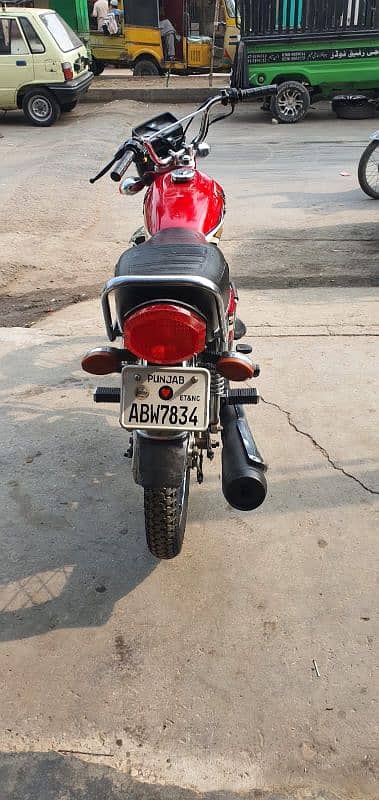 Honda 125 2020 model ha bilkul saf condition ma ha 6