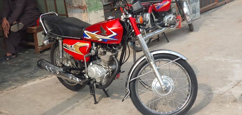 Honda 125 2020 model ha bilkul saf condition ma ha 8