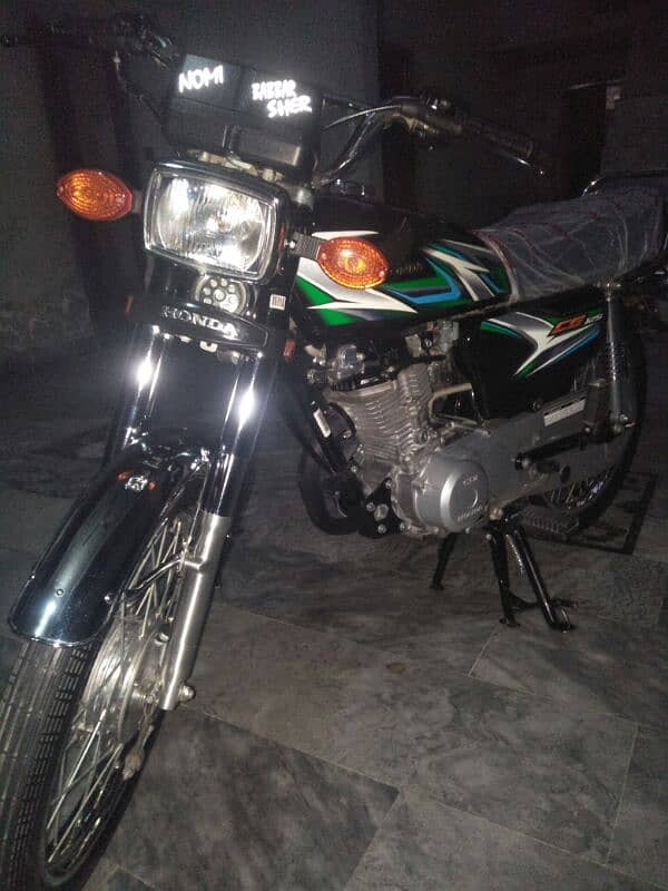 honda 125 black 0