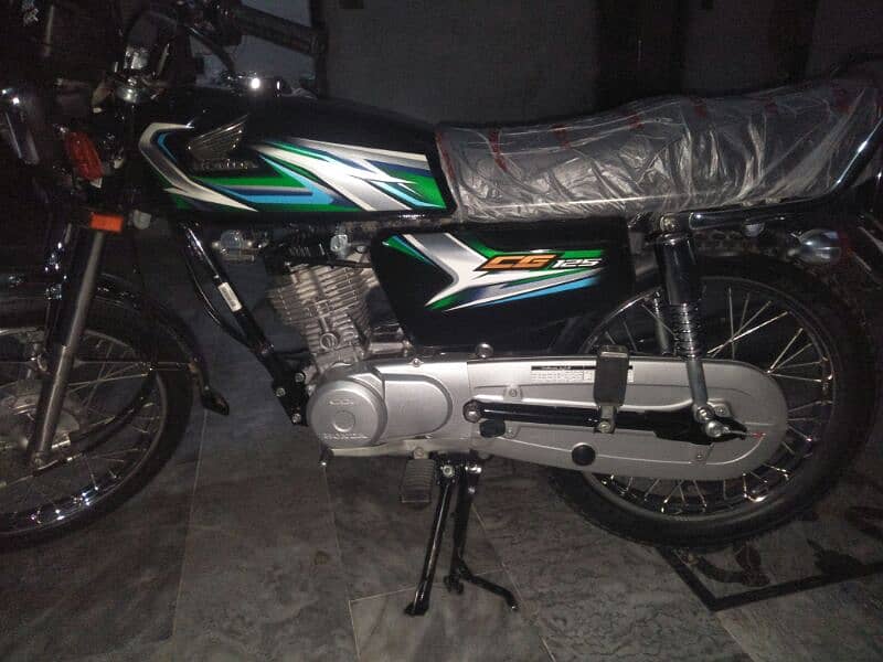 honda 125 black 2