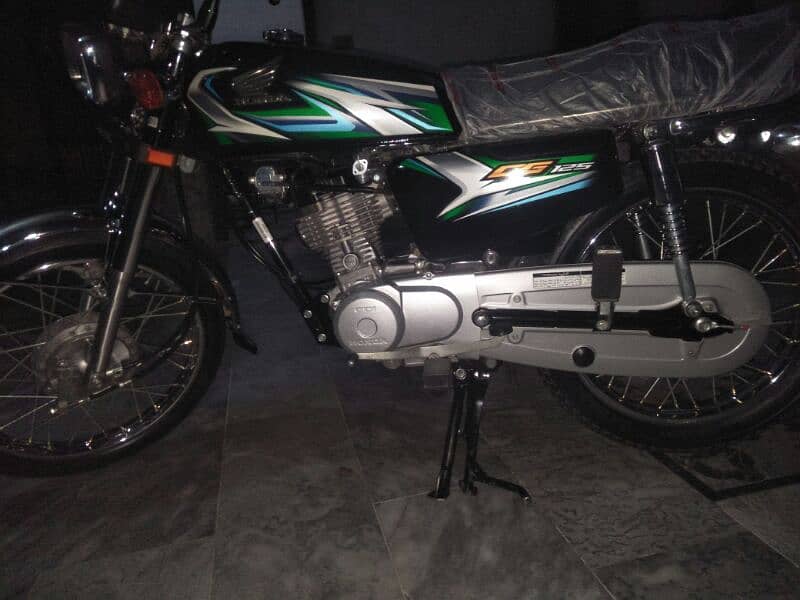 honda 125 black 3