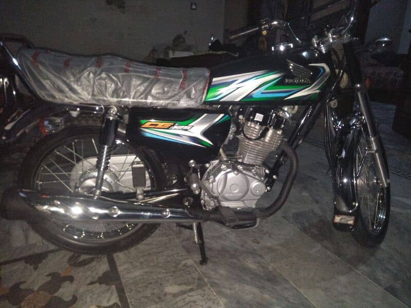 honda 125 black 6