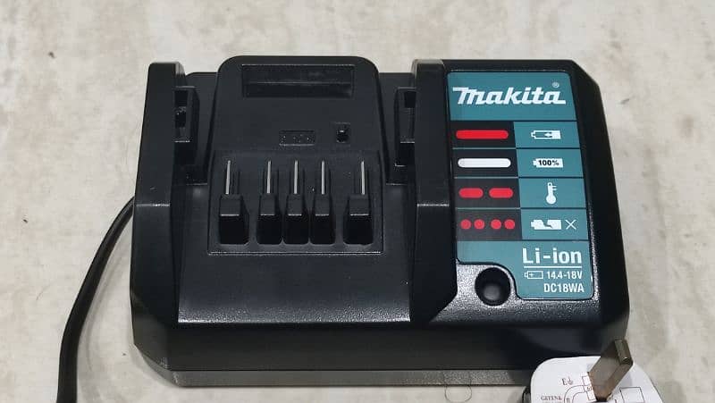 Brand New Makita DC18WA U Desktop Charger 0