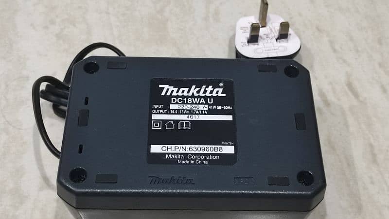 Brand New Makita DC18WA U Desktop Charger 2