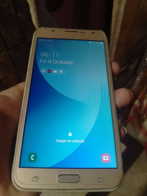 Samsung Galaxy j7 core 2