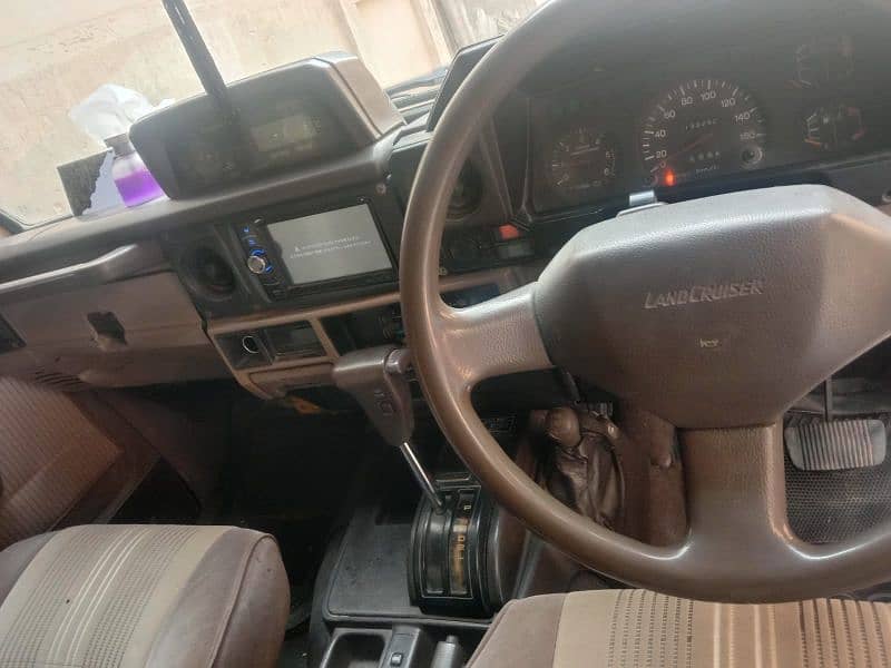 Toyota Land Cruiser 1991 8