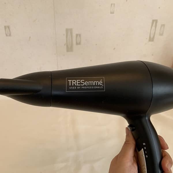 TRESemme  Salon Professional Volume & Lift Diffuser Hair Dryer 2200W 5