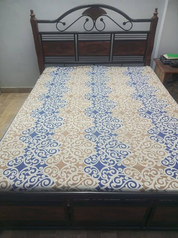 Iron Rod Bed with Wooden Work. Size 5'x6' Double Bed with MoltyFoam 1