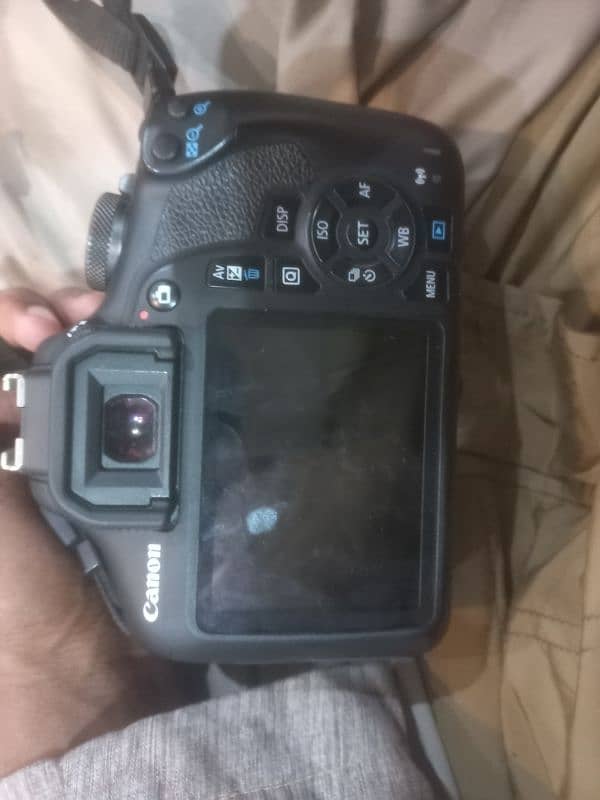 Canon 2000D Eos DSLR. . . 90000 12