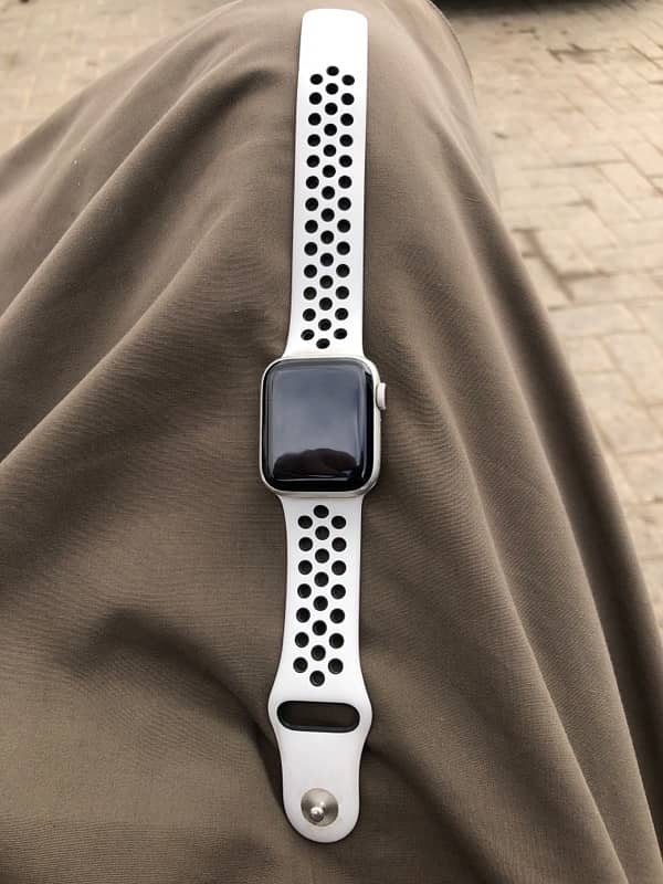 Apple Watch 4 nike edition 1